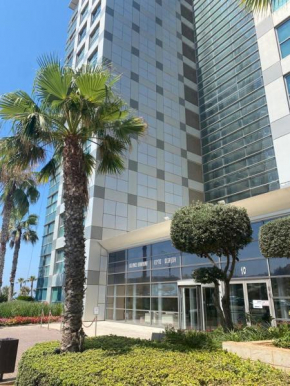 Apartment in “Okeanos BaMarina”, Herzliya
